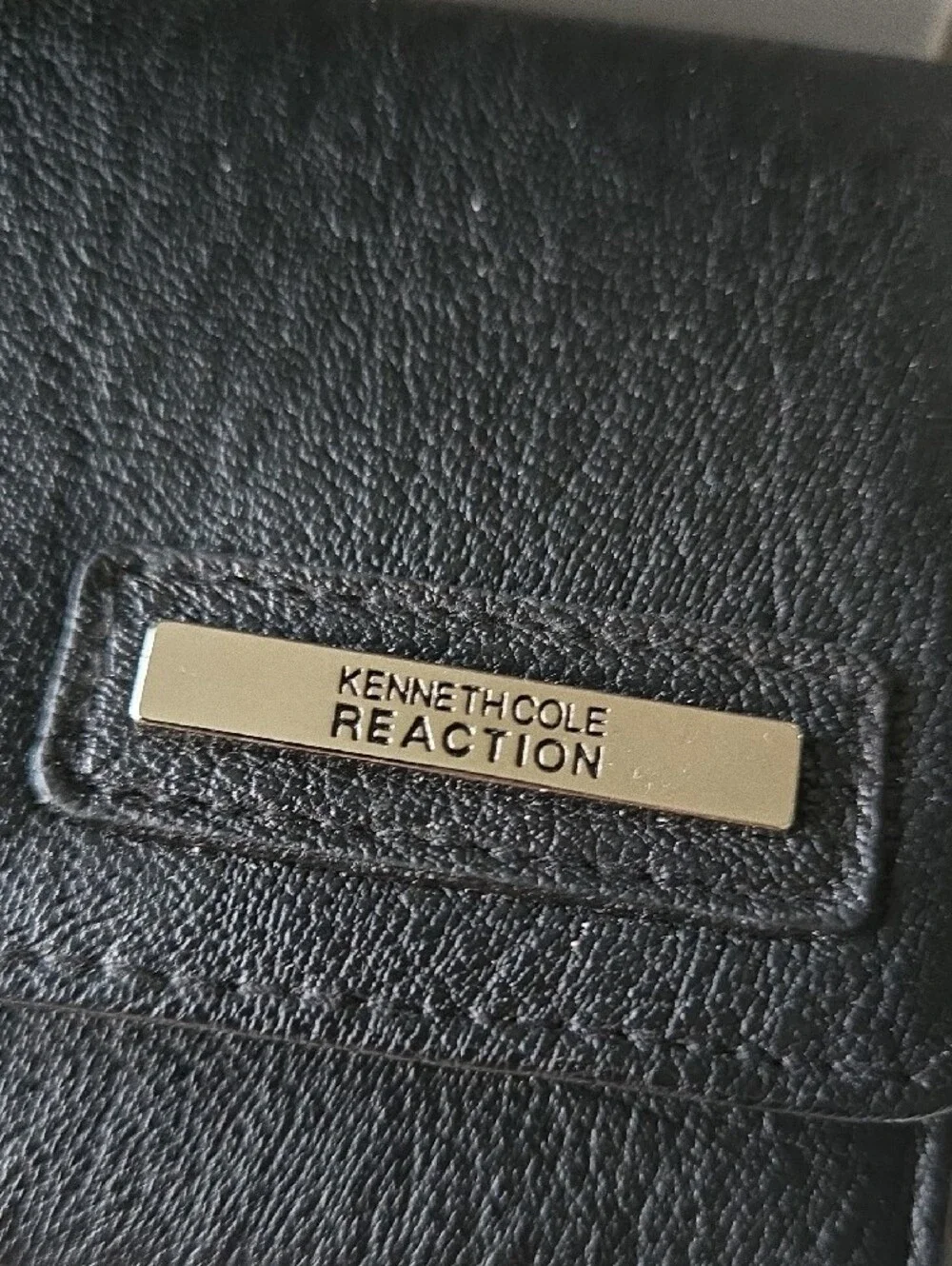 Kenneth Cole Reaction Black Leather Card & Key Holder Wallet
